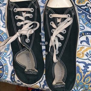 black classic converse